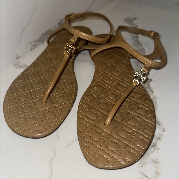 Tory Burch Marion Quilted Leather T-Strap Sandal Size 7 Color Sand W Box & Bag - Picture 5 of 16
